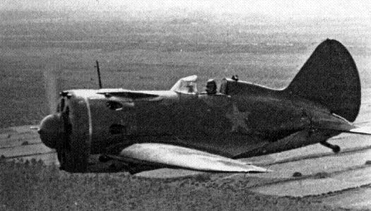 Картинки по запросу Советский истребитель И-16 в воздухе